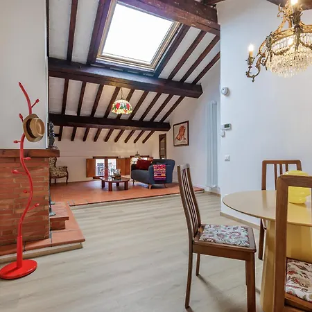 Casa Degli Adelardi - Rooftop View & Historic Charm * Μόντενα