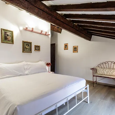 Casa Degli Adelardi - Rooftop View & Historic Charm Μόντενα