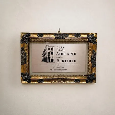 Διαμέρισμα Casa Degli Adelardi - Rooftop View & Historic Charm *